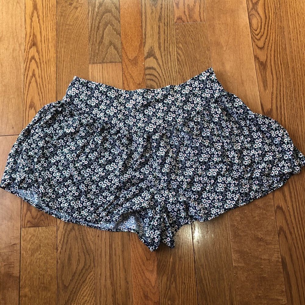 FOREVER 21 ❤️❤️❤️❤️🌸🌸 Floral Skort 🌸🌸 ❤️❤️❤️❤️